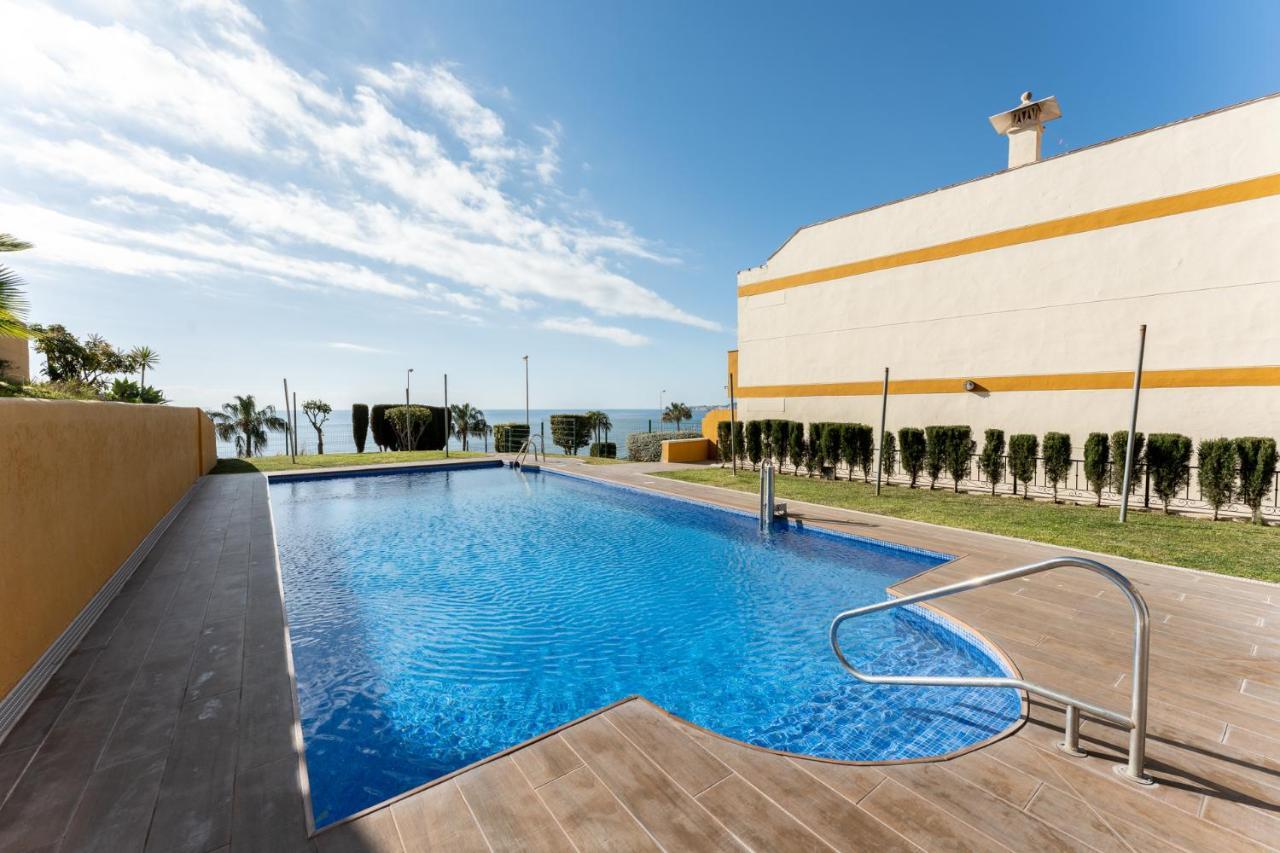 Beachside Retreat With Private Terrace Беналмадена Екстериор снимка