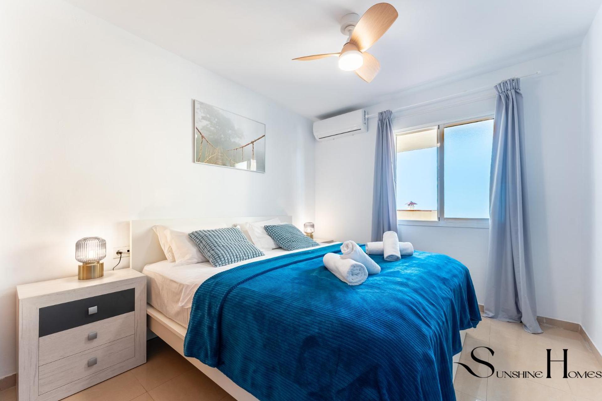 Beachside Retreat With Private Terrace Беналмадена Екстериор снимка
