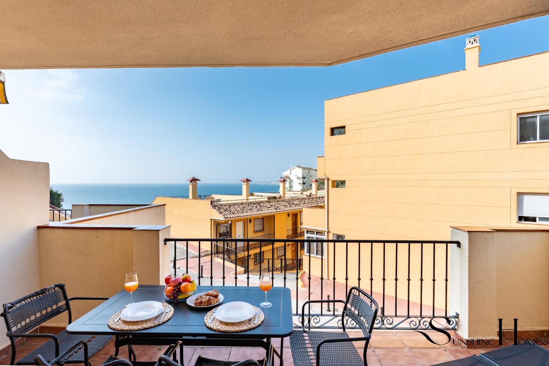 Beachside Retreat With Private Terrace Беналмадена Екстериор снимка