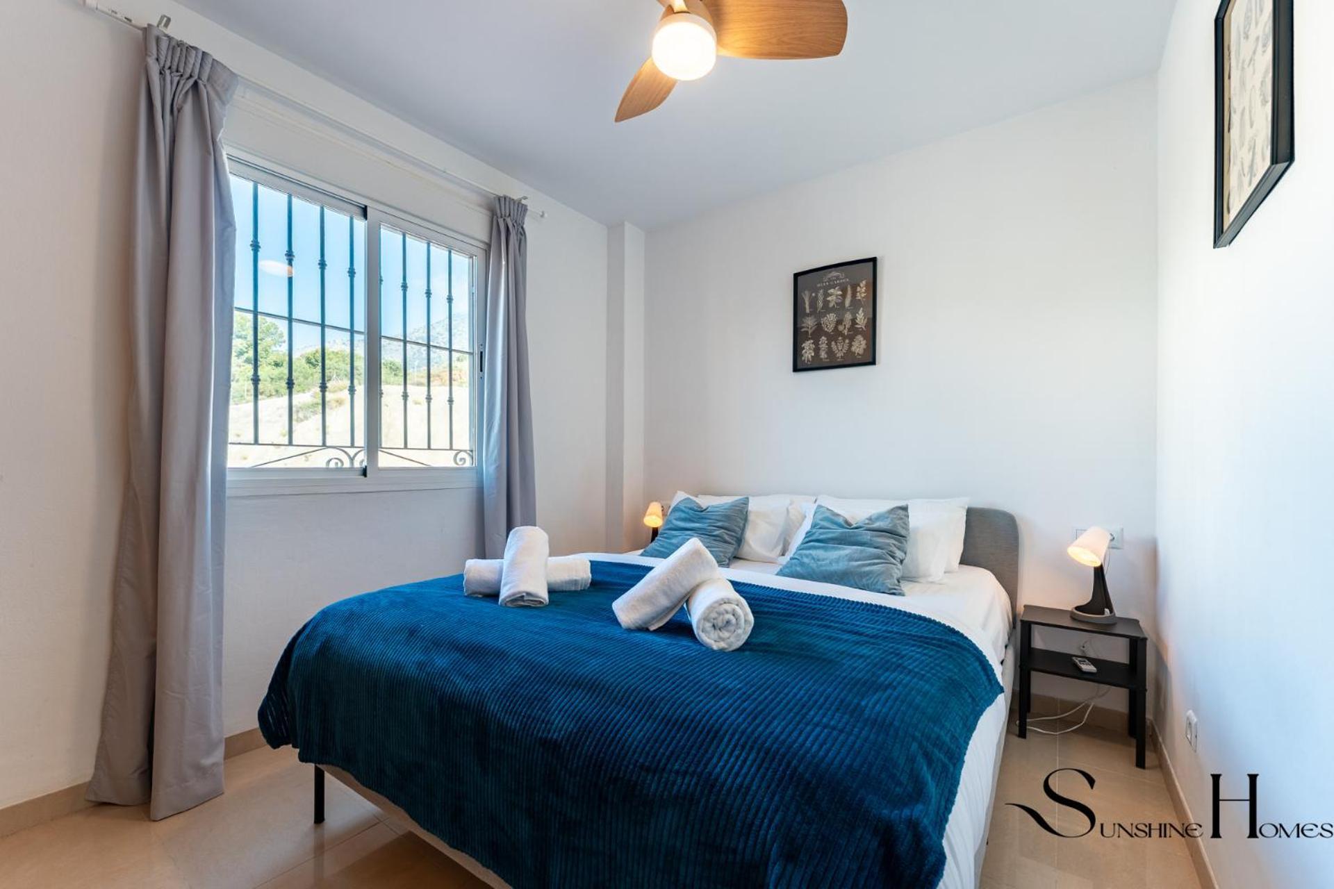 Beachside Retreat With Private Terrace Беналмадена Екстериор снимка